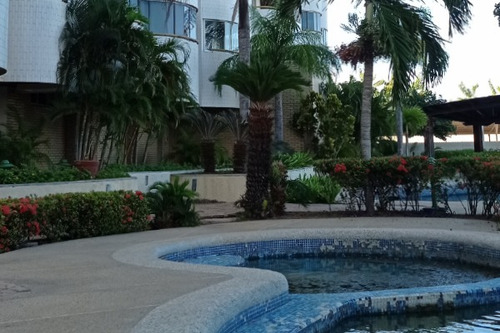 Imagen 3 de 13 de Apartamento Con Acabados De Lujo En Dumar Country Club En Porlamar