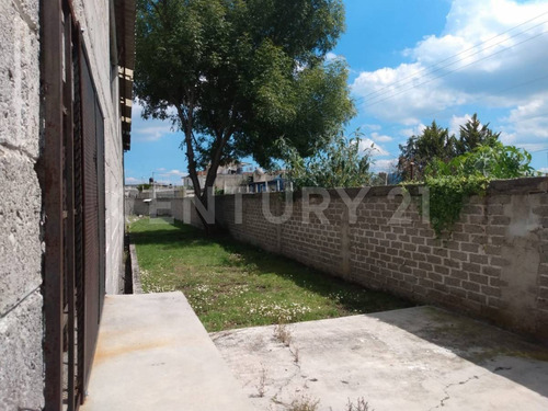 Bodega Con Amplio Terreno En Venta En Jilotepec, Estado De México