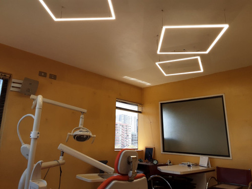Se Vende 2 Oficinas/consulta Medica, Cdte Whiteside Con La M