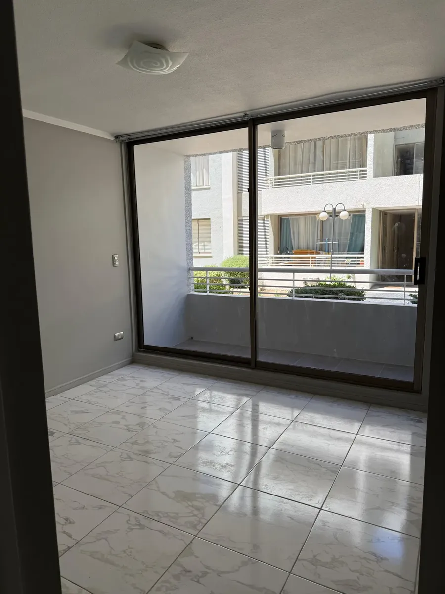 Imagen 3 de 10 de Departamento Amplio Y Remodelado En Quilpué, Vende Su Dueño