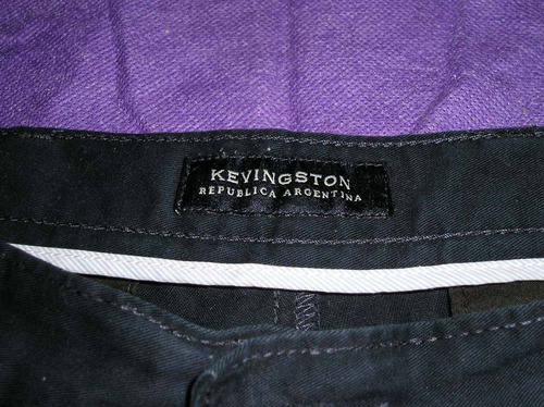 Pantalon De Gabardina Con Pinzas Kevingston.