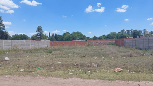 Venta / 2 Lotes En Trujui / Moreno