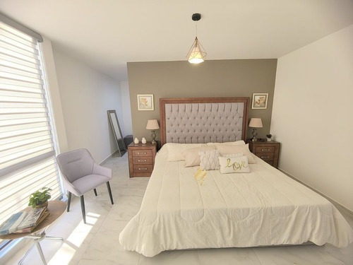 Casa Nueva En Zaru, Querétaro Moderno Con 3 Recámaras, Tv Y Jardín Central
