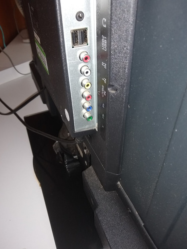 Imagen 2 de 4 de Televisor De 39 Pulgadas - Usado