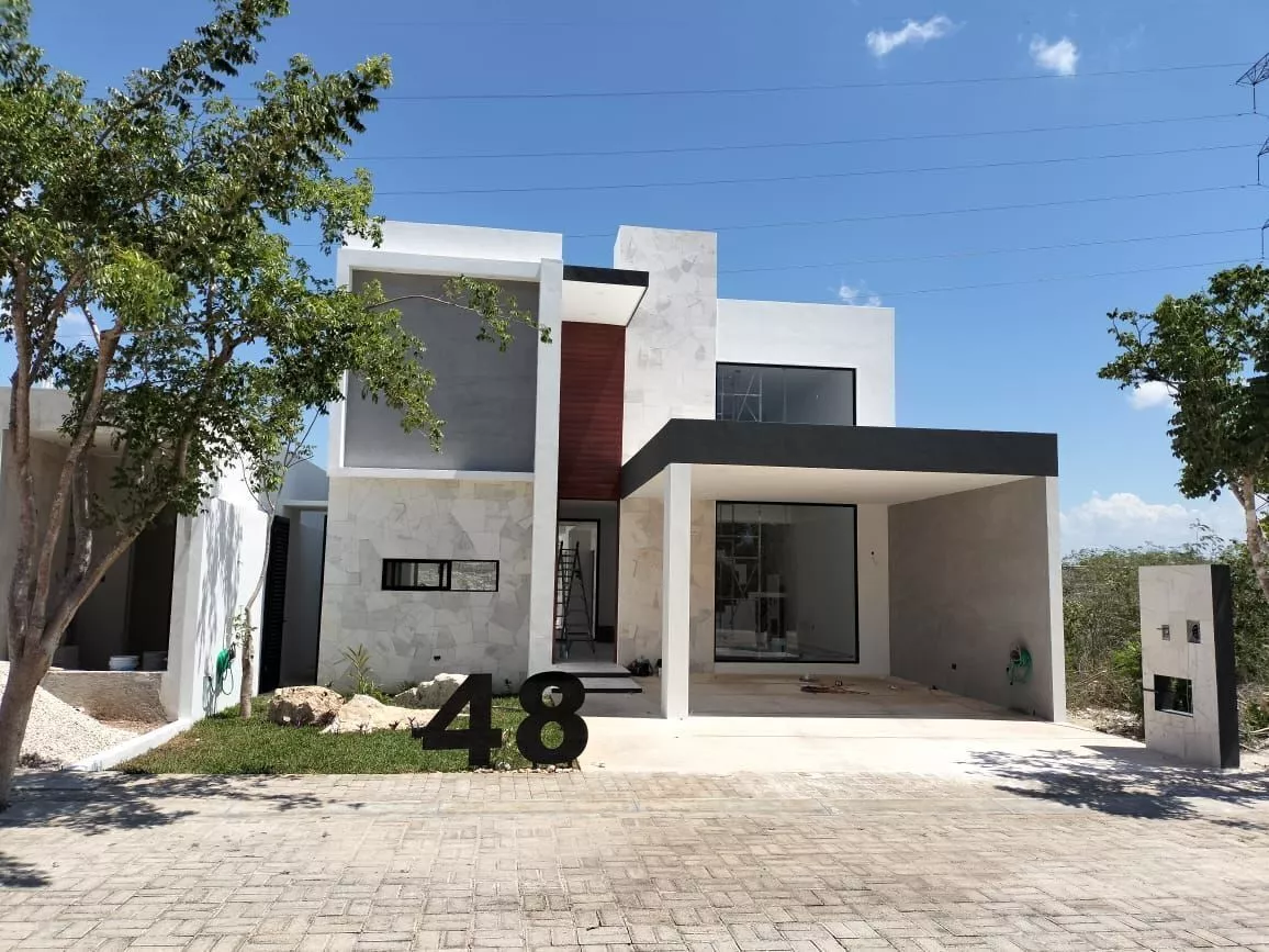 Casa En Venta, Entrega Inmediata En Privada En Temozón, Méri