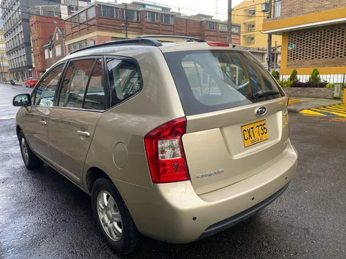Kia Carens 2.0 Rondo Ex