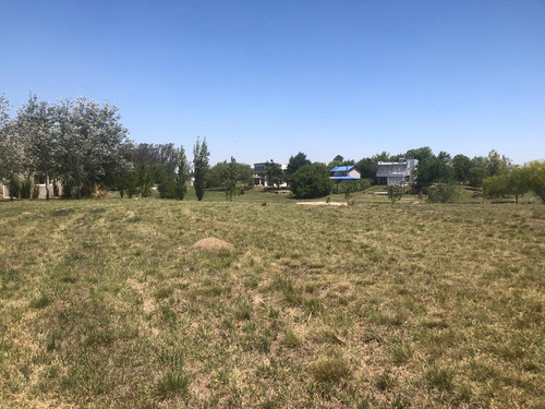 Venta - Terreno 927 M2 - Solares Del Carcaraña, Oliveros.