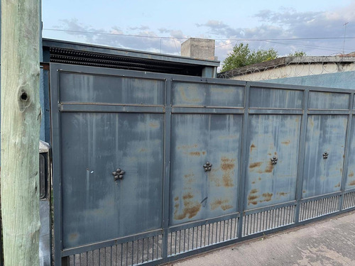 Unquillo , Venta ,hermosa Casa Dos Dormitorios , Cochera Y Piscina