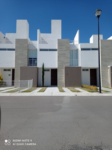 Fracc.cerrado Doble Filtro Seguridad Rodeado Areas Verdes Y Amenidades Casa Con Roof Garden