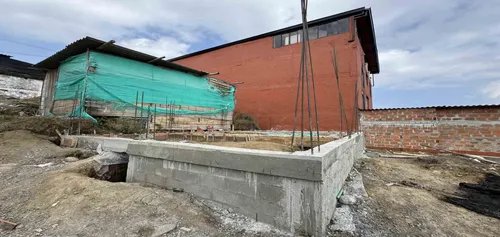 Lote Medianero En Via Altagracia/pereira (279060668).