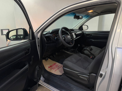Toyota Hilux 2.7 Cabina Sencilla Mt