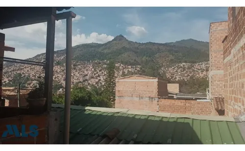 Casa 3 Niveles En Unidad Abierta(mls#253402)