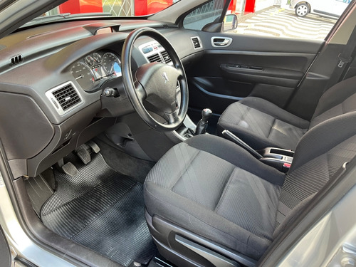 Peugeot 307 1.6 PRESENCE PACK 16V FLEX 4P MANUAL