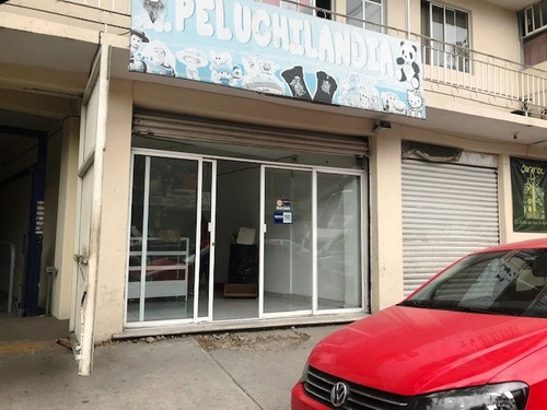 Imagen 1 de 5 de Local En Renta En Viveros De La Hacienda, Sobre Bastones.