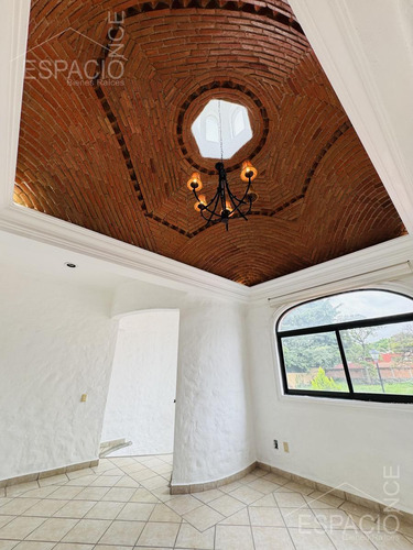 Casa En Fraccionamiento Lomas De Atzingo