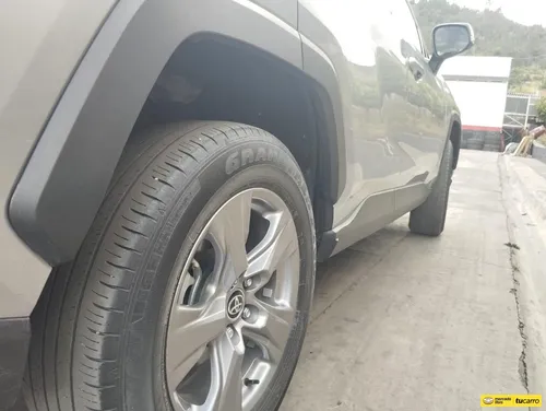 Toyota RAV4 2.5 XLE
