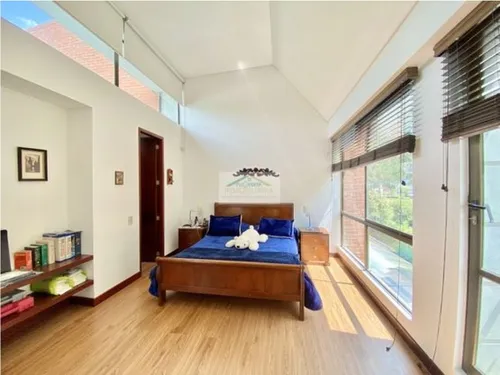 Casa Bosque De Pinos Con Terraza
