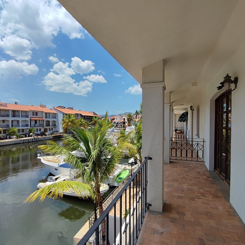 Imagen 2 de 11 de Venta Casa De 4h En El Exclusivo C.r. Pueblo Viejo Del Complejo Turístico El Morro. Amoblada Y Equipada
