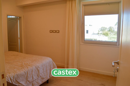 Imagen 21 de 30 de Casa De 4 Dormitorios En Venta En Terralagos