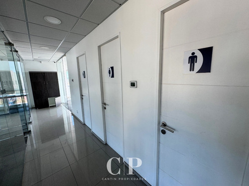 Moderna Y Amplia Oficina En Céntrico Edificio De Concepción