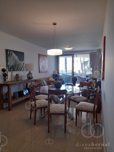 Imagen 14 de 23 de Punta Del Este , Mansa, Apartamento Con Servicios Y Bajos Costos Comunes-- Ref: 54644