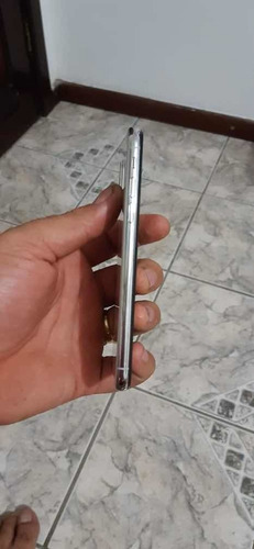 Celular iPhone XS
