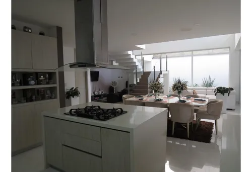 Venta De Casa En Condominio De 330mts2 Jamundí, Valle Del Cauca 6897.