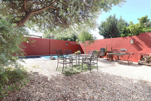 Espectacular Casa Con Quincho Y Pileta En Moreno