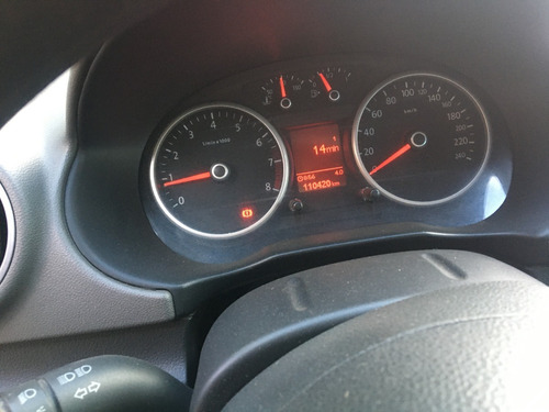 Volkswagen Voyage 1.6 Full Año 2011