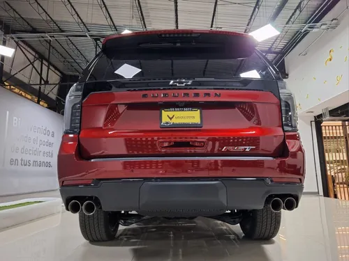Chevrolet Suburban 5.3 V8 RST At