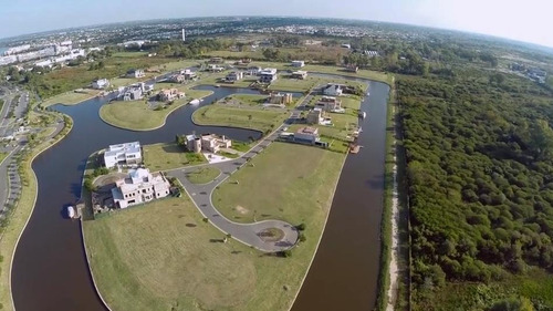Imagen 3 de 5 de Venta Lote Al Rio Con Amarra En El Yacht Nordelta
