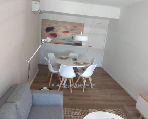 Apartamento En Venta De 2 Dormitorios En Centro