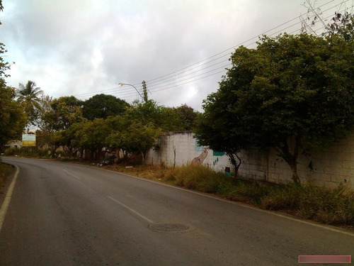 Terreno  En Venta El Cardon Frente Al Parque El Agua