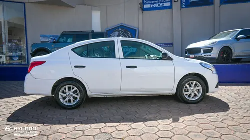 Nissan Versa 1.6 Drive Mt