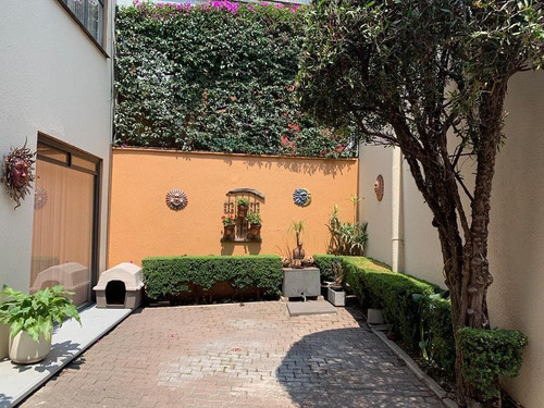 Casa En Venta Con Locales Comerciales En Coyoacan, Ciudad Jardín