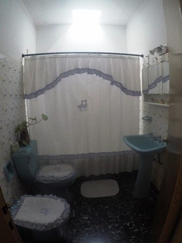 Imagen 6 de 17 de Casa 5 Amb C/dpto Y Patio .venta