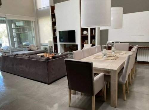 Imagen 4 de 15 de Casa Cuatro Dormitorios Cadaques Funes Hills
