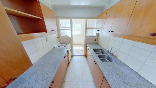 Departamento De Tres Dormitorios Con Cochera - Zona Estudiantes