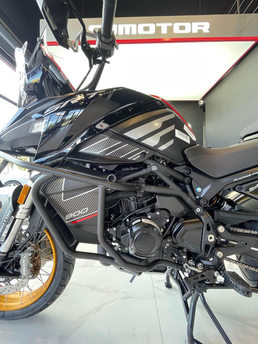 Qj Motor - Srt 800 Negra