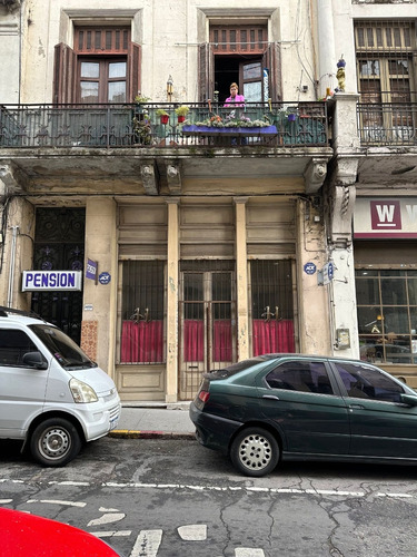 Salón Comercial O Vivienda En Ciudad Vieja