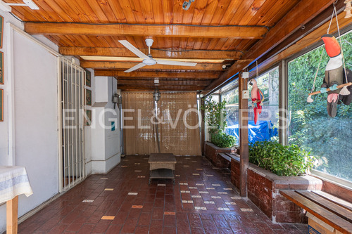 Amplia Casa En Barrio Residencial