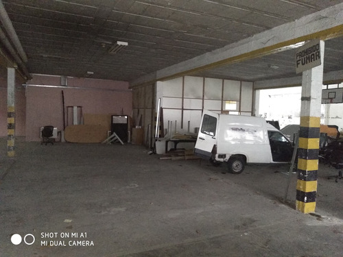 Acuña De Figueroa Y Avda Libertador Predio De 1500 M2 Con Altura