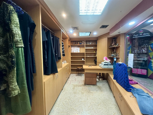 Se Alquila Local 56 Mts En El Comercial En El Centro Comercial Concresa Vi Mls 25-17961