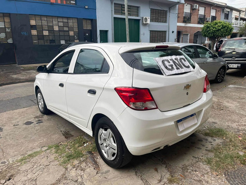 Imagen 9 de 25 de Chevrolet Onix 2019 1.4 Joy Ls