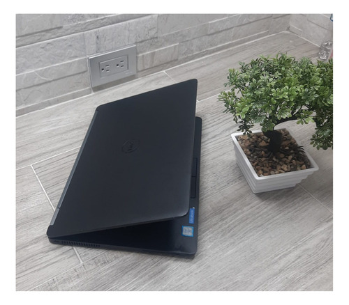 Laptop Dell Latitude E7470 I7 De 6ta 16gb De Ram, 256gb Ssd. (Reacondicionado)