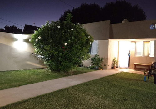 Casa En Venta - 3 Dormitorios 2 Baños - Cochera - 450mts2 - Ringuelet