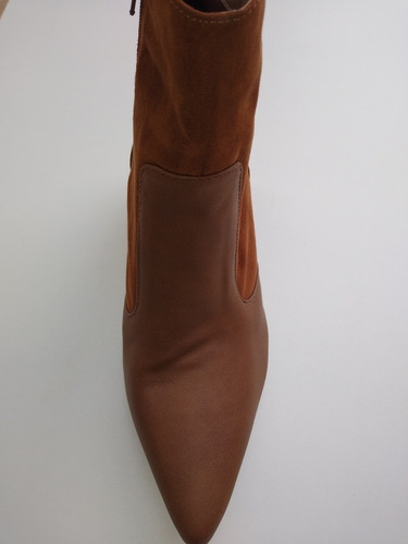 Bota, Clau Leões