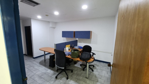 Imagen 6 de 19 de #1636 Galpon De 2.000m2, Boleita Norte