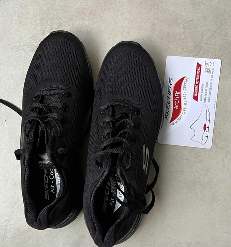 Imagen 1 de 6 de Zapatillas Skechers Arch Fit Negra 7,5 D Lux Walker Fucsia