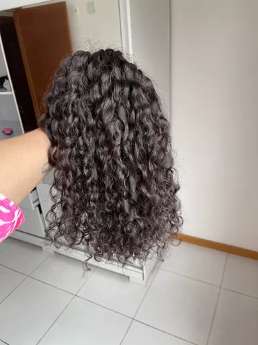 Mega hair cacheado: saiba preço, duração e mais!